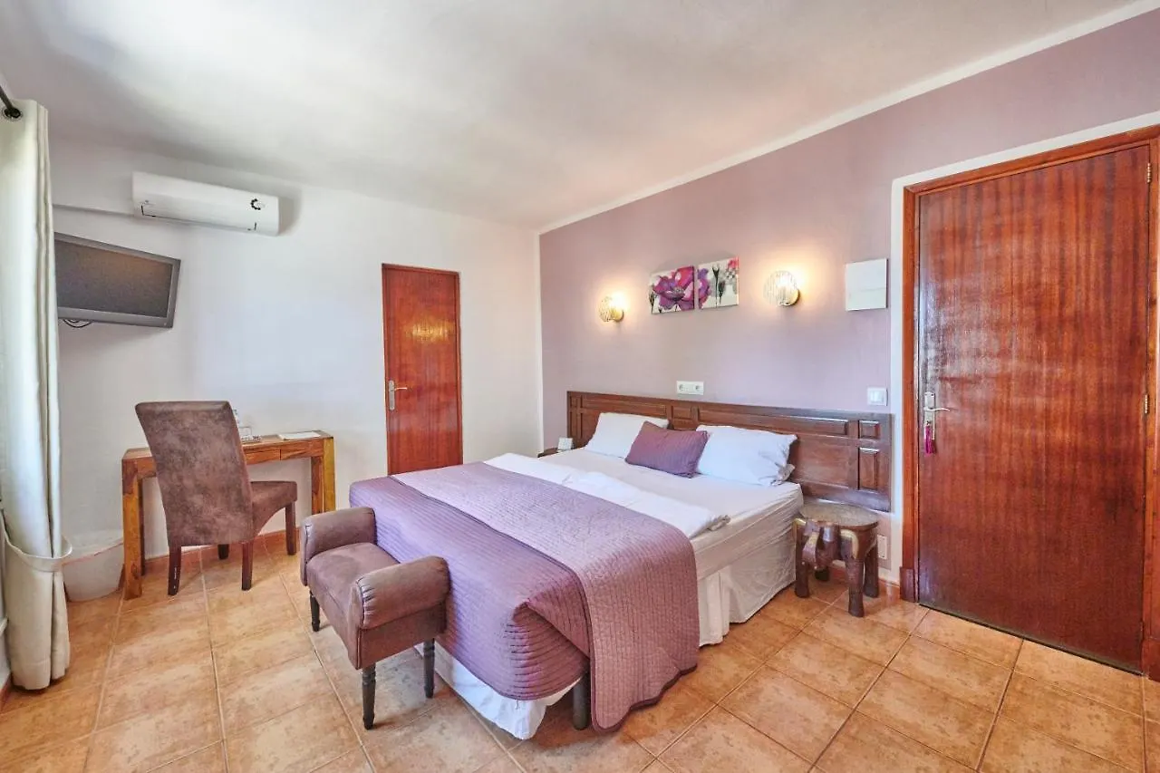 Hotel Casa Ceiba Maria Cala D´Or 2*,